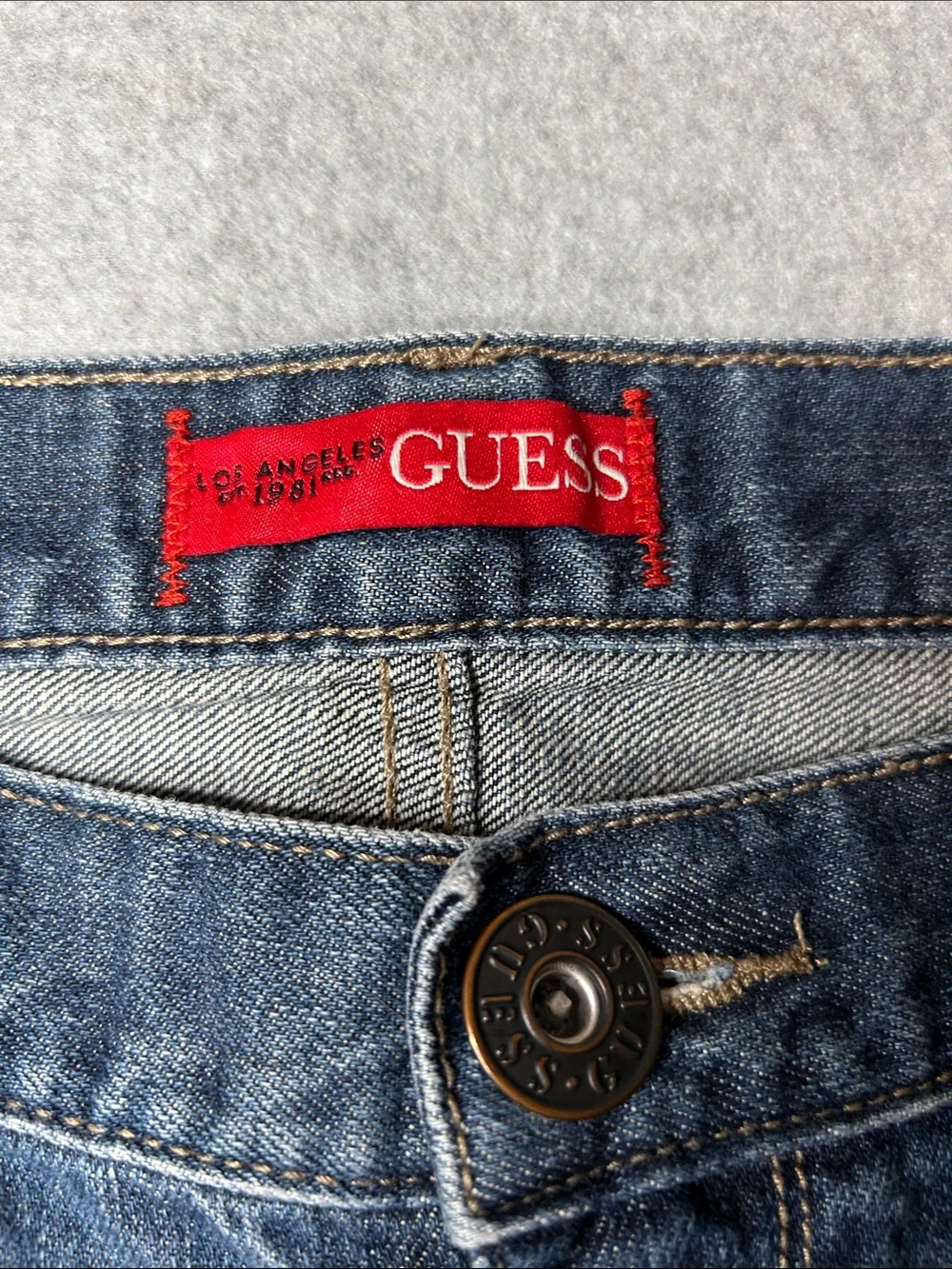GUESS Straight-Leg Mid Blue Denim Jeans‎